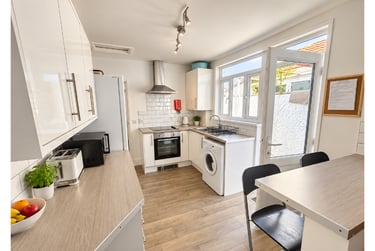 3 bed house, Percy Road, Southsea, Portsmouth, PO40BH - Image 2