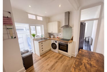 4 bed house, Devonshire Square, Southsea, Portsmouth, PO40JJ - Image 2