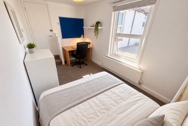 4 bed house, Leopold Street, Southsea, Portsmouth, PO40JZ - Image 2