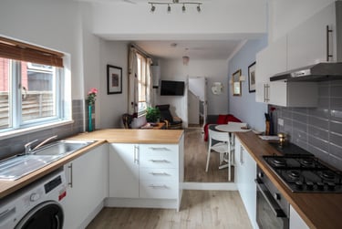5 bed house, Fawcett Road (Popular Student Road), University of portsmouth, Portsmouth, PO40DP - Image 2