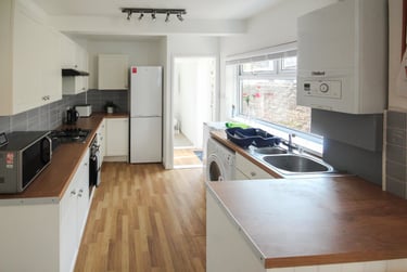 5 bed house, Wheatstone Road, Southsea, Portsmouth, PO40HY - Image 3
