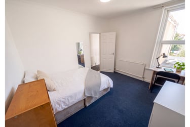 5 bed house, Francis Avenue, Southsea, Portsmouth, PO40HL - Image 2