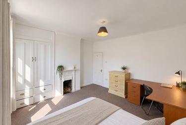 4 bed house, Henley Road, Southsea, Portsmouth, PO40HS - Image 1