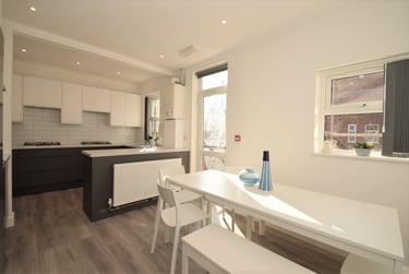 9 bed house, Ladybarn Lane, Fallowfield, Manchester, M146NQ - Image 1