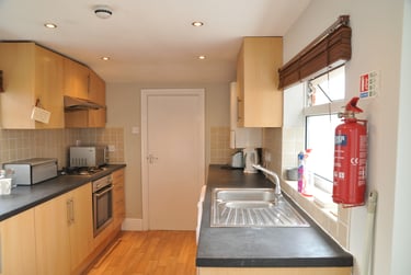 6 bed house, Sunny Bank Road, Victoria park, Manchester, M130XF - Image 7