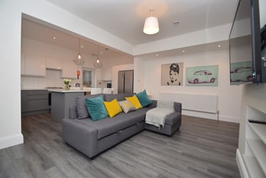 6 bed house, Great Western Street, Rusholme, Manchester, M144DS - Image 1