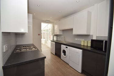 6 bed house, Whitby Road, Fallowfield, Manchester, M146GJ - Image 2