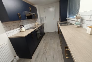 4 bed house, Crescent road, Near university, Middlesbrough, TS14QN - Image 1