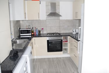 5 bed house, Moseley Road, Fallowfield, Manchester, M146PA - Image 1