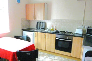 4 bed house, Dickenson Road, Victoria Park, Manchester, M145HS - Image 2