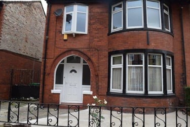 6 bed house, Wellington Road, Fallowfield, Manchester, M146BL - Image 1