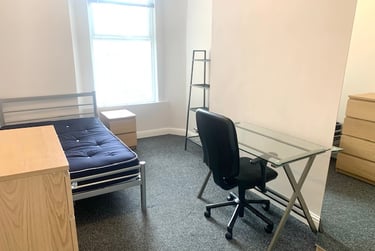 3 bed flat, Parkers Road, Broomhill, Sheffield, S101BN - Image 2