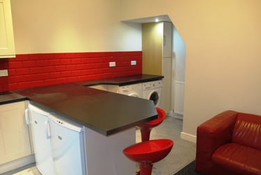 6 bed house, Hoole road, Broomhill, Sheffield, S105BH - Image 2