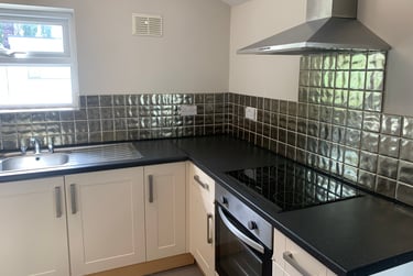 3 bed flat, Parkers Road, Broomhill, Sheffield, S101BN - Image 1