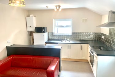 3 bed flat, Parkers Road, Broomhill, Sheffield, S101BN - Image 2