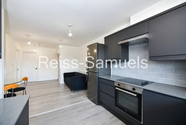 3 bed flat, Ambassador Square, Isle of Dogs, London, E149UX - Image 8