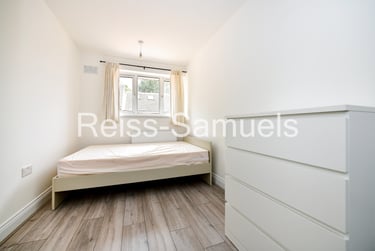 3 bed flat, Ambassador Square, Isle of Dogs, London, E149UX - Image 9