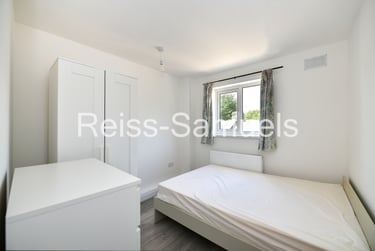 3 bed flat, Ambassador Square, Isle of Dogs, London, E149UX - Image 11