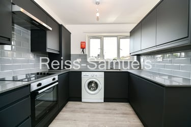 3 bed flat, Ambassador Square, Isle of Dogs, London, E149UX - Image 4