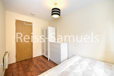 3 bed flat, Ambassador Square, Isle of Dogs, London, E149UX - Image 11