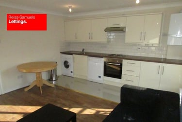 4 bed flat, Lorrimore Square, Kennington, London, SE173QU - Image 5