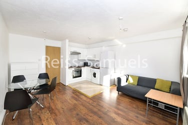1 bed flat, Ambassador Square, Isle of Dogs, London, E149UX - Image 1
