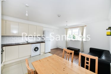 1 bed flat, Ambassador Square, Isle of Dogs, London, E149UX - Image 4