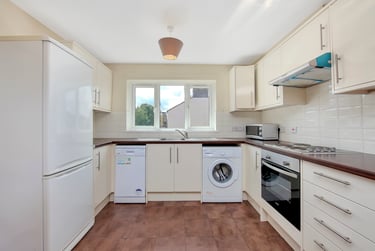 3 bed flat, Ambassador Square, Isle of Dogs, London, E149UX - Image 1