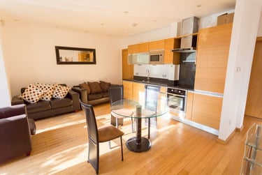 1 bed house, Westferry Road, Isle of Dogs, London, E143RS - Image 1