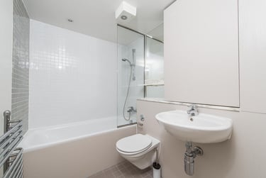 1 bed flat, Telegraph Place, Isle of Dogs, London, E149XD - Image 4