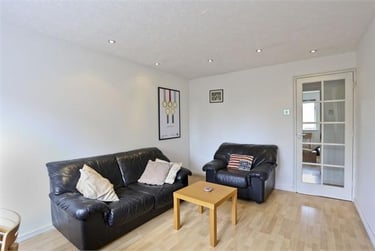 1 bed flat, Telegraph Place, Isle of Dogs, London, E149XD - Image 5