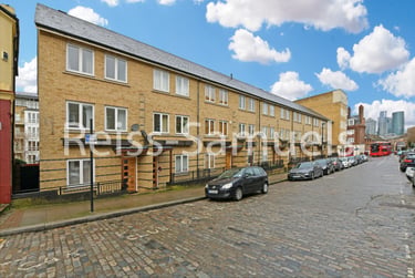 5 bed house, Ferry Street, Isle of Dogs, London, E143DT - Image 1