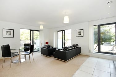 3 bed flat, Needleman Street, Surrey Quays, London, SE167AW - Image 2