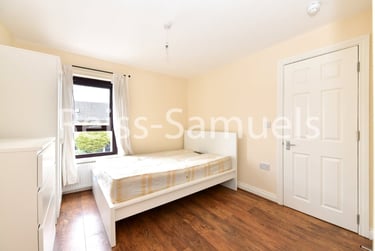 6 bed house, Manchester Road, Isle of Dogs, London, E143BE - Image 1