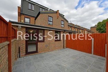 6 bed house, Manchester Road, Isle of Dogs, London, E143BE - Image 3