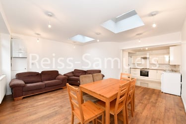 5 bed house, Ferry Street, Isle of Dogs, London, E143DT - Image 1