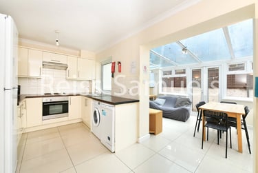 5 bed house, Barnfield Place, Isle of Dogs, London, E149YA - Image 1
