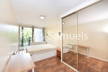 3 bed flat, Boardwalk Place, Poplar, London, E145SE - Image 7