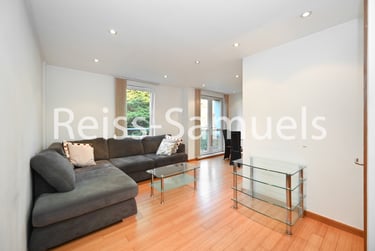 1 bed flat, Westferry Road, Isle of Dogs, London, E143RS - Image 1