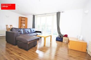 2 bed flat, Westferry Road, Canary Wharf, London, E148LS - Image 1