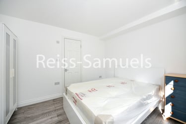 3 bed flat, Staines Road West, Feltham, London, TW167AB - Image 3