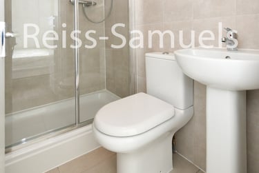 4 bed house, Whitebeam Close, Stockwell, London, SW90EG - Image 9
