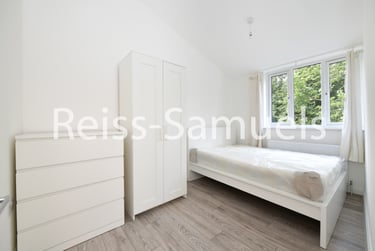 4 bed house, Whitebeam Close, Stockwell, London, SW90EG - Image 6