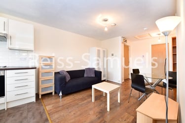 3 bed flat, Ambassador Square, Isle of Dogs, London, E149UX - Image 5