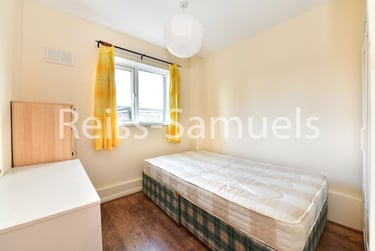 3 bed flat, Ambassador Square, Isle of Dogs, London, E149UX - Image 8