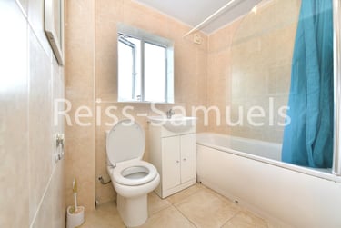 3 bed flat, Ambassador Square, Isle of Dogs, London, E149UX - Image 9