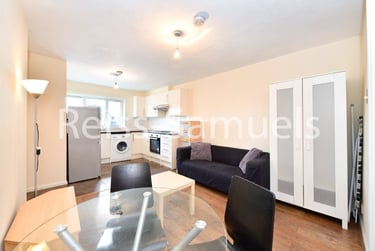 3 bed flat, Ambassador Square, Isle of Dogs, London, E149UX - Image 13