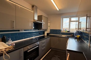 4 bed flat, Crawford Estate, Camberwell, London, SE59HF - Image 1