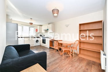 3 bed flat, Ambassador Square, Isle of Dogs, London, E149UX - Image 3
