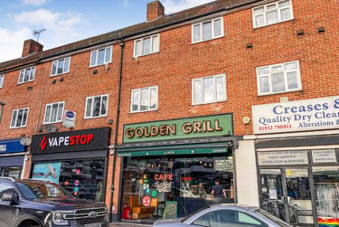 3 bed flat, Staines Road West, Feltham, London, TW167AB - Image 1